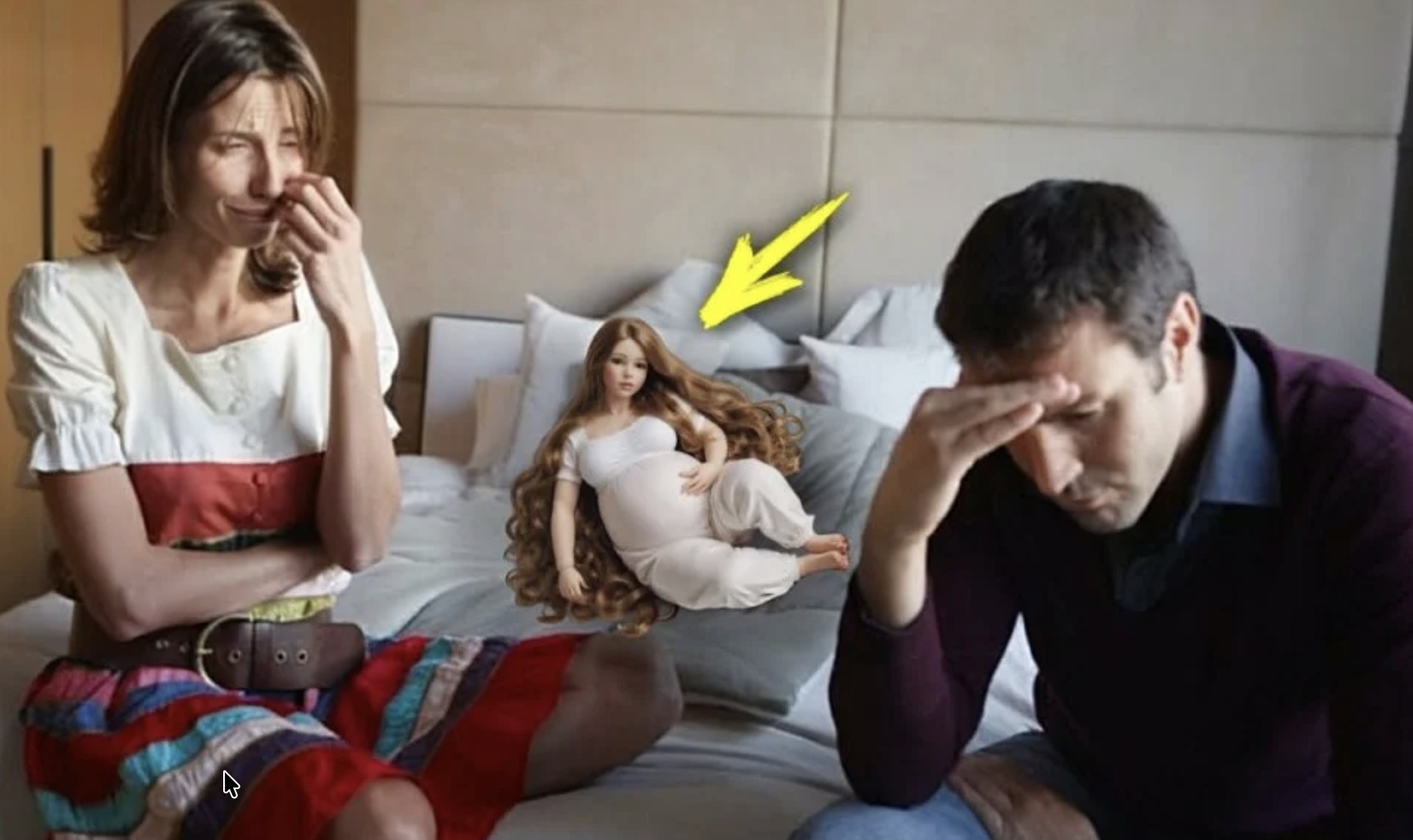 Nach dem Urlaub mit seiner Geliebten schenkte der Ehemann seiner unfruchtbaren Ehefrau eine schwangere Puppe.