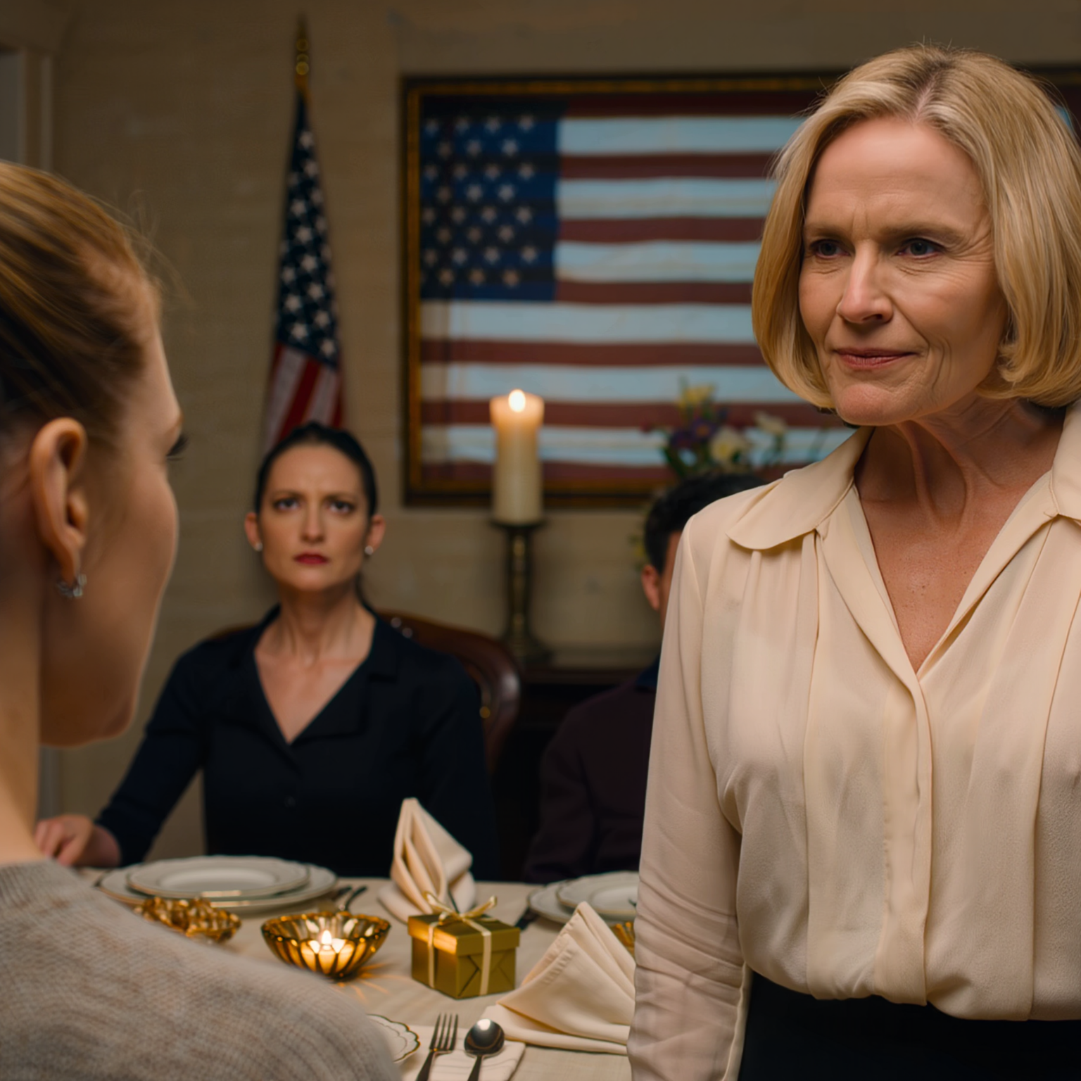 På Thanksgiving-aftenen i en forstad til Philadelphia uddelte mor gaver til hele bordet, sprang lige over mig og lod så en iskold replik falde; min tante grinede med hende, hele familien grinede, jeg sagde bare: “Åh, nu forstår jeg” – og præcis en uge senere stod de samme mennesker ved min dør, bankede hårdt på og bad om at tale.