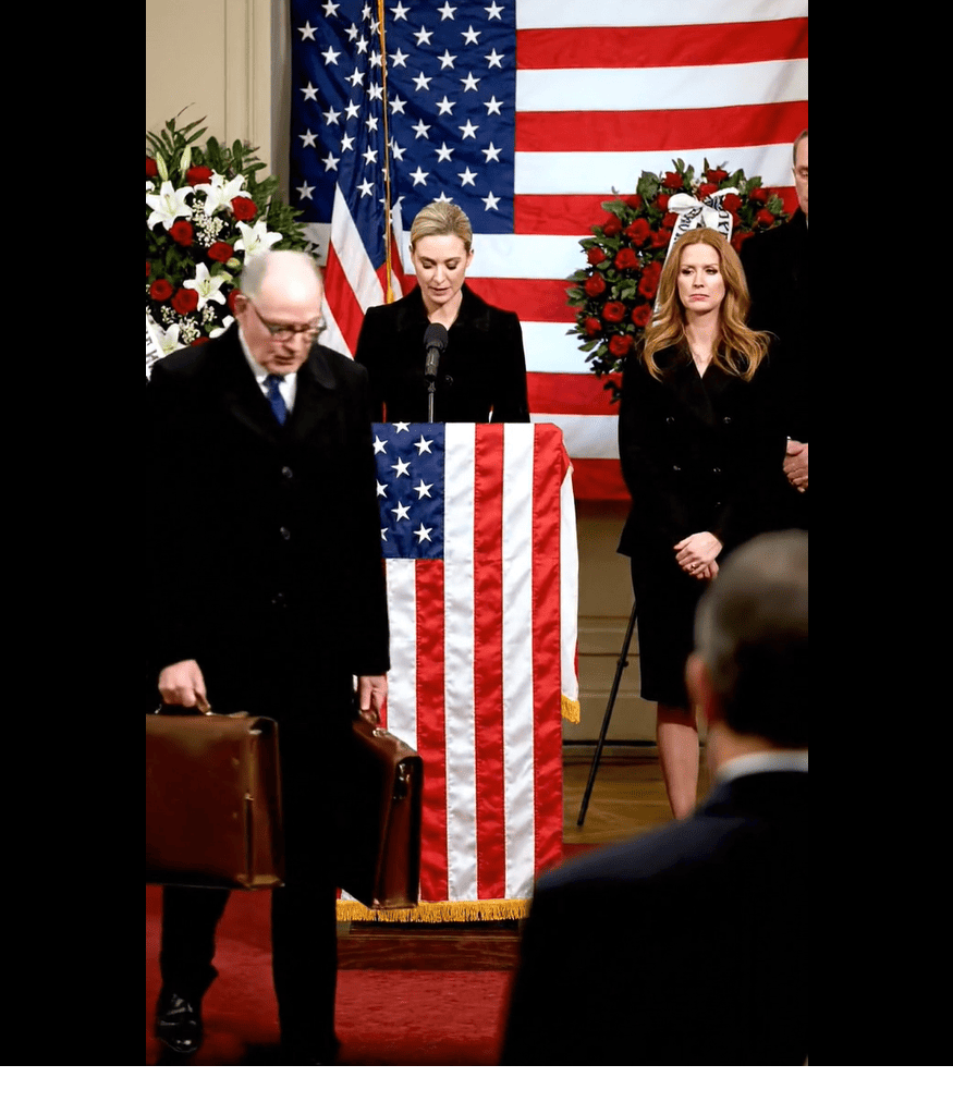 A szüleim nyolcéves koromban hagytak Lizzie nagymama gondjaira bízva a vagyonomat; 10 évvel később megjelentek a temetésén, és követelték a 80 millió dolláros hagyatékát, de amikor az ügyvéd felolvasta a végrendeletét, elsápadtak!